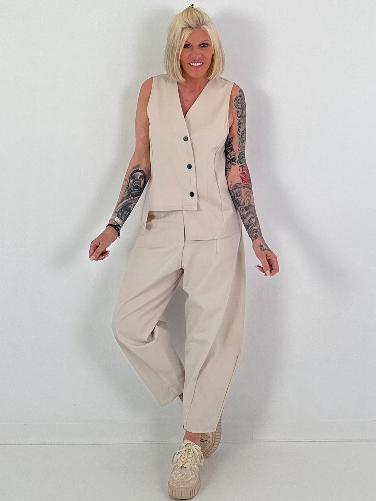 Weste asymmetrisch - beige ( lieferbar ab 30.04.26)