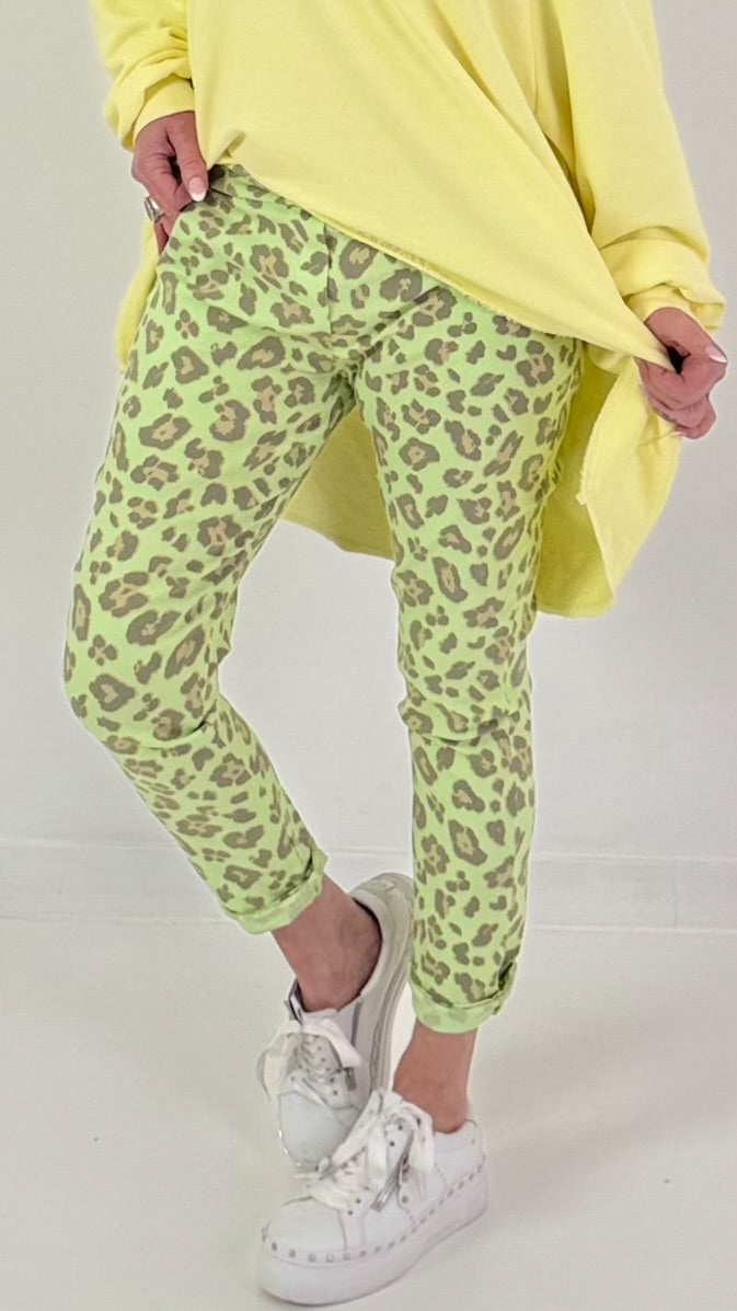 Hose mit Leo-Muster - grün