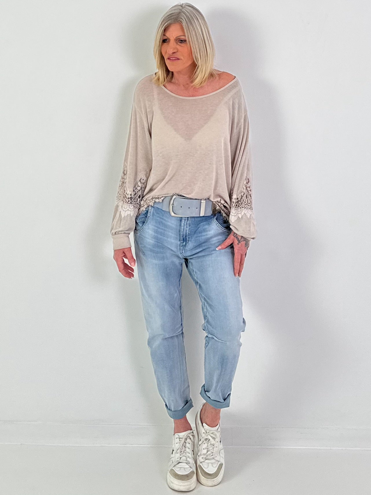 Pullover mit Spitzeneinsätzen - beige