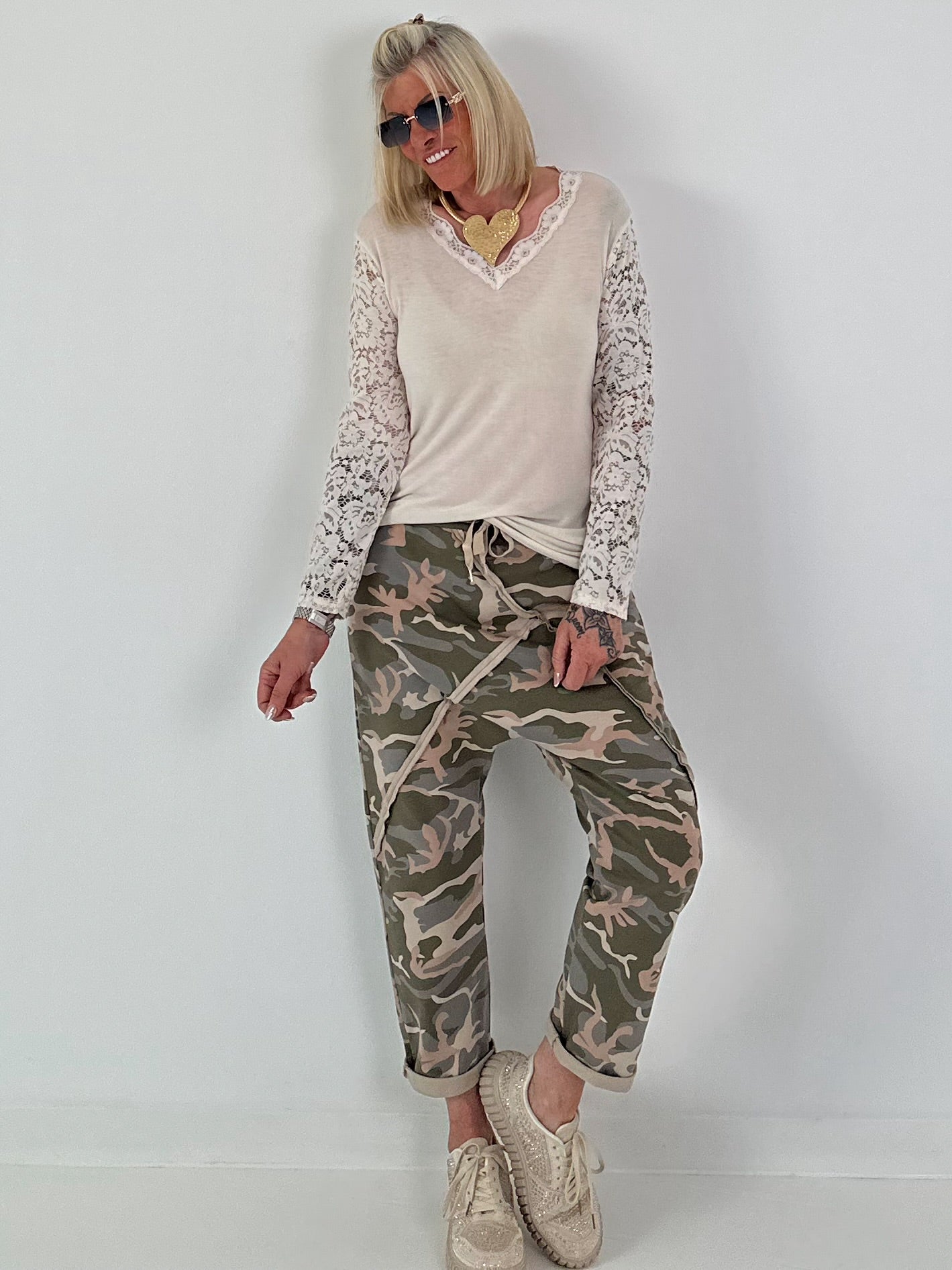 Shirt mit Spitzenarm - beige