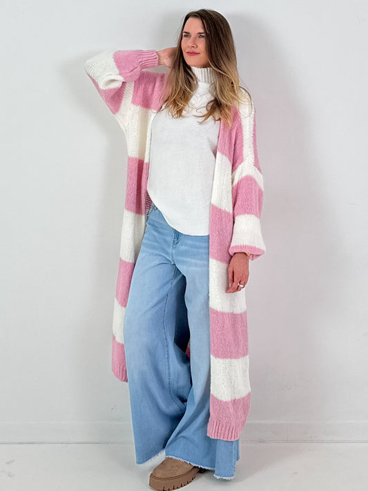 Maxi gebreide jas model "Soft Stripe" - roze-wit