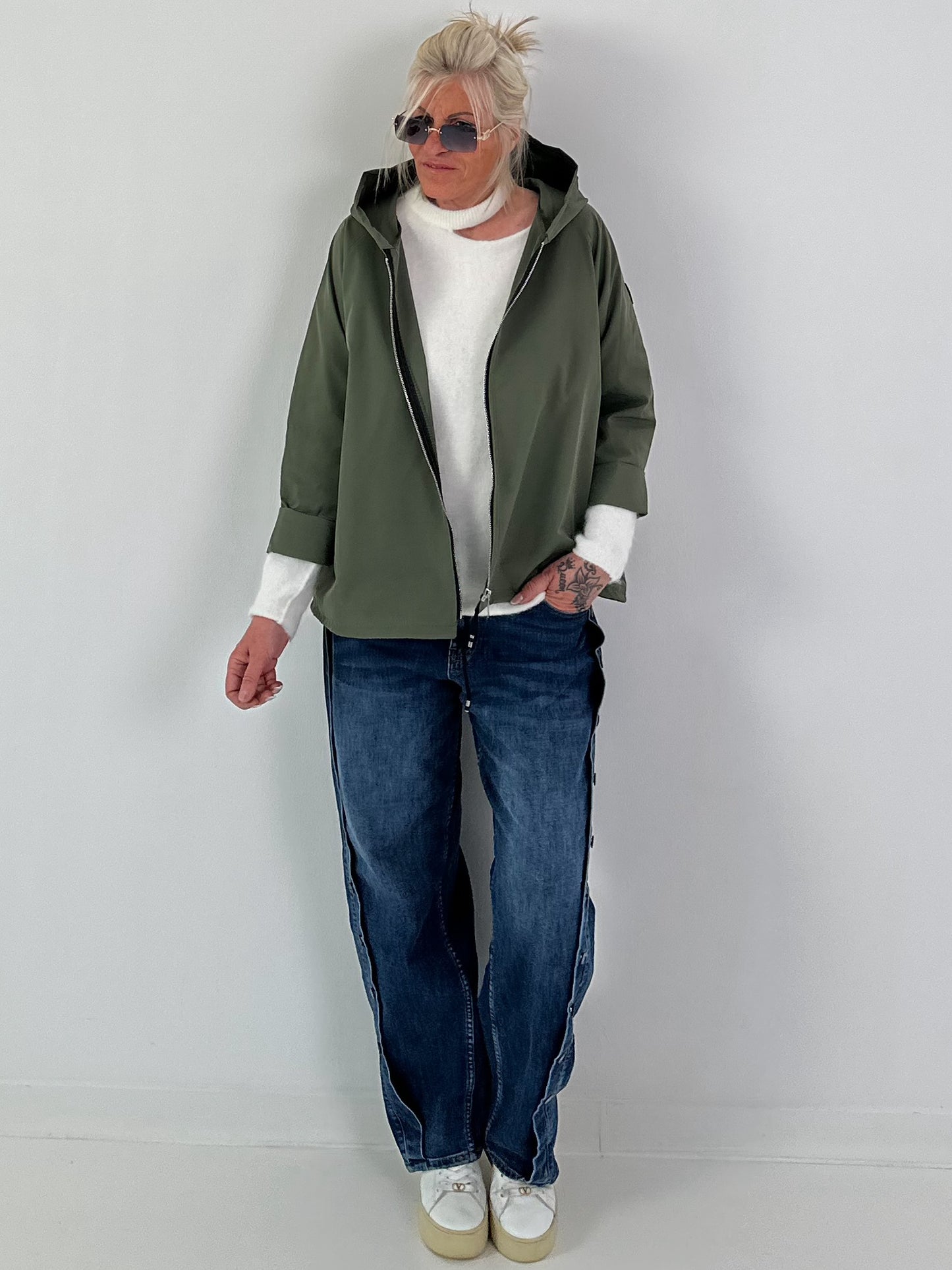 Lightweight hooded jacket - olive