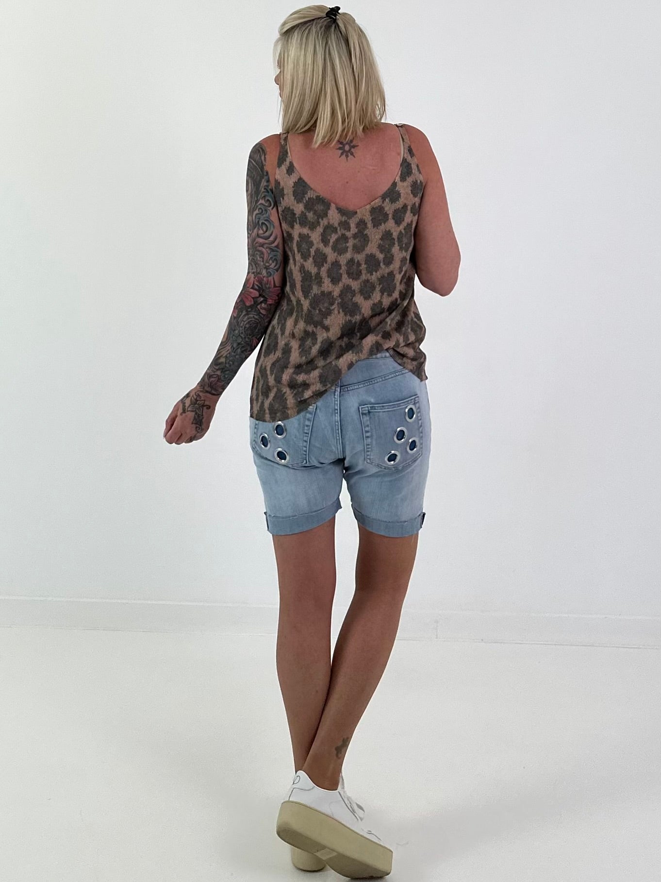 Top Dolce Vita mit großem Leo-Muster - schoko-sand-mehrfarbig