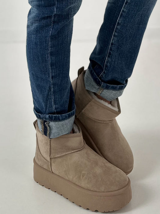 Cozy low boat model "Cloudie" - taupe