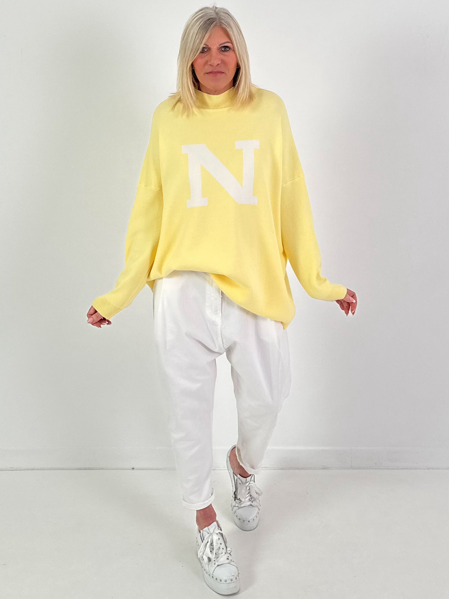 Pullover Modell "N-Edition" - gelb ( lieferbar ab ca. 12.12.25)