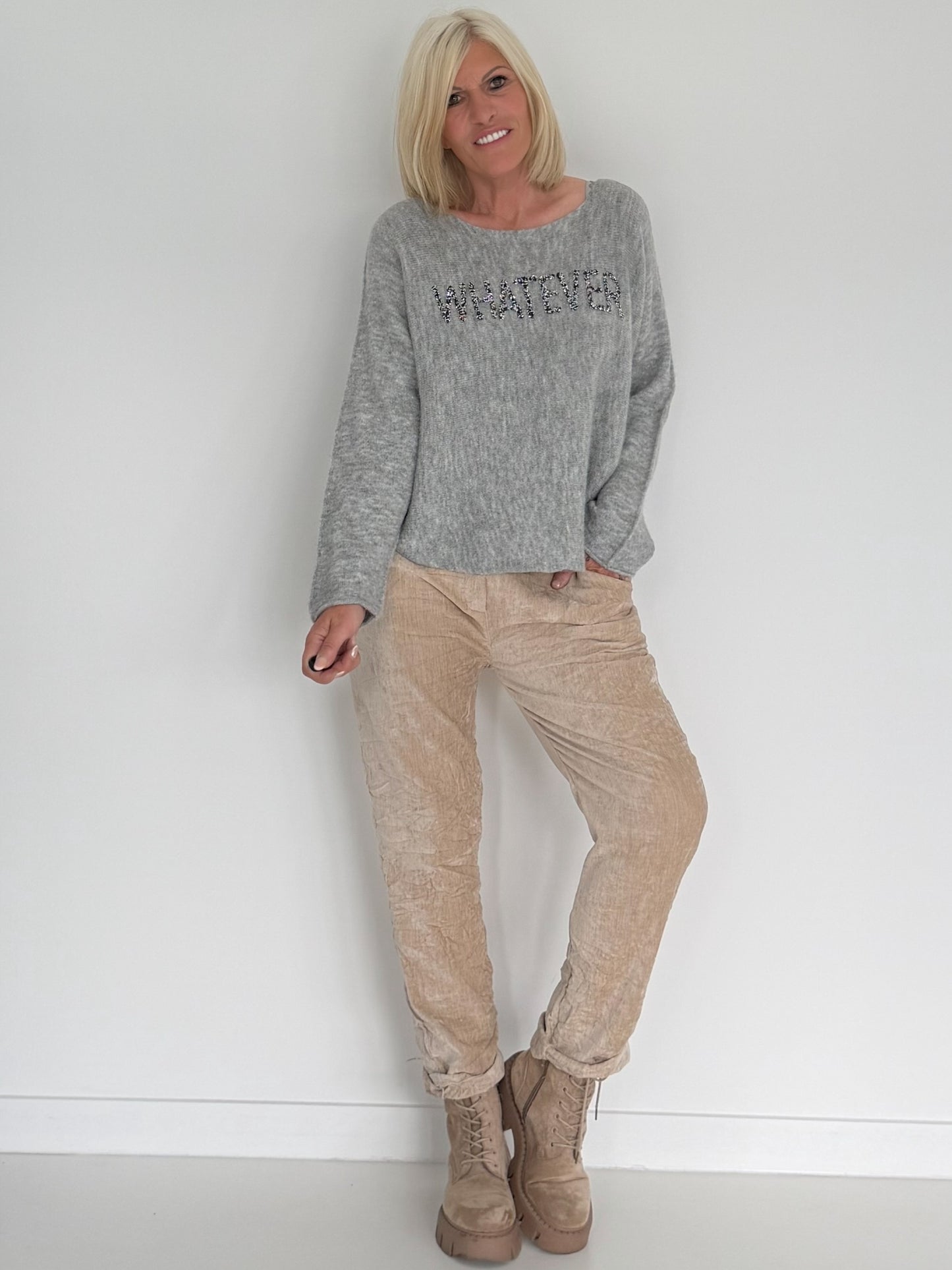 Weicher Pullover Whatever - grau