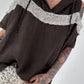 Leinen Shirt mit Pailletten und Cold Shoulder - schoko