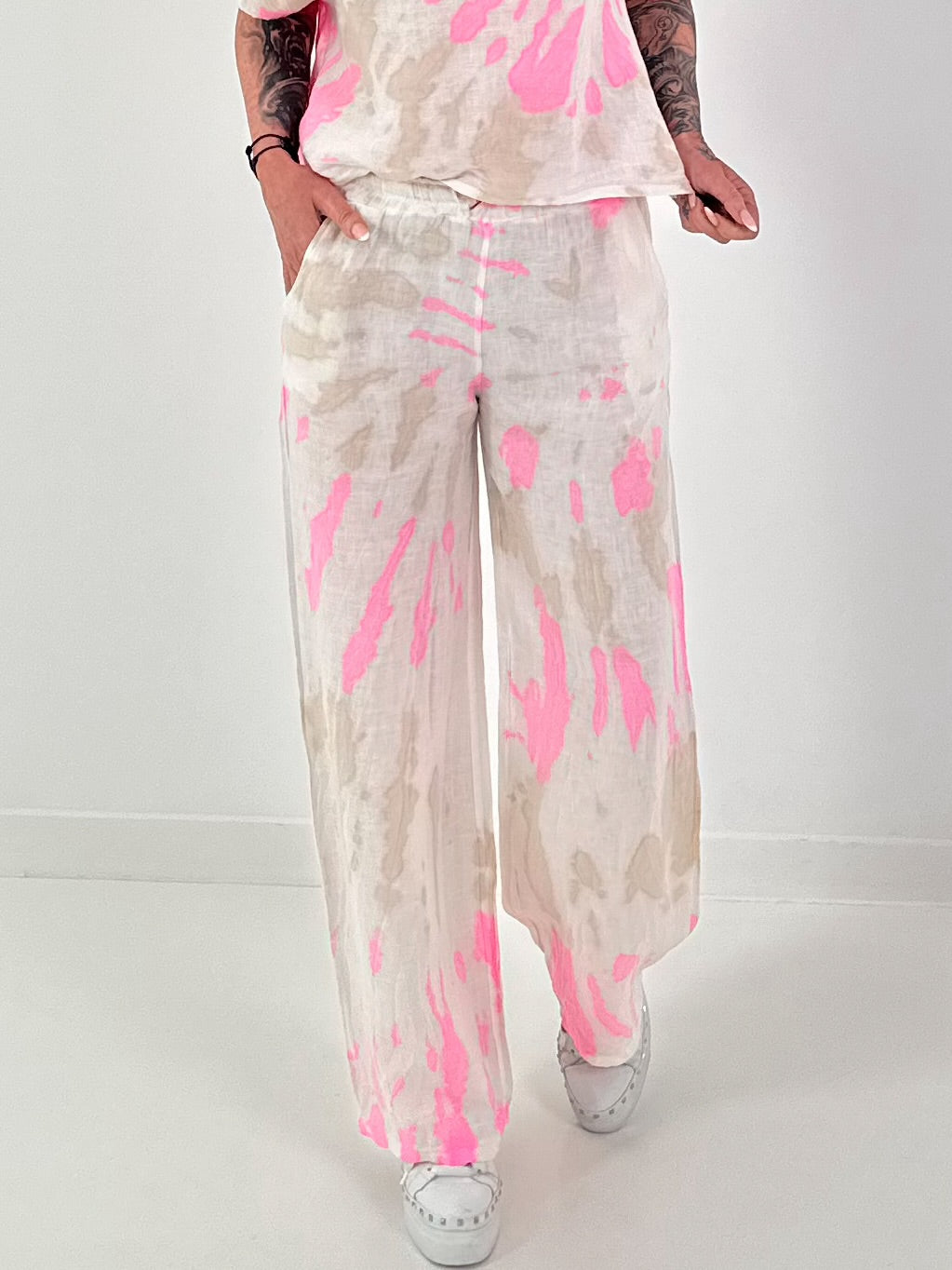 Batik linnen broek met wijde pijpen - wit-neonroze-beige