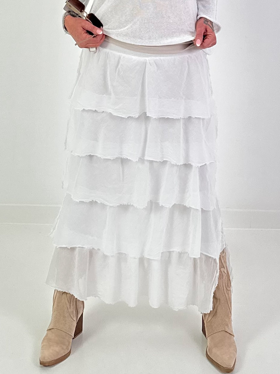 Long skirt with ruffles - white