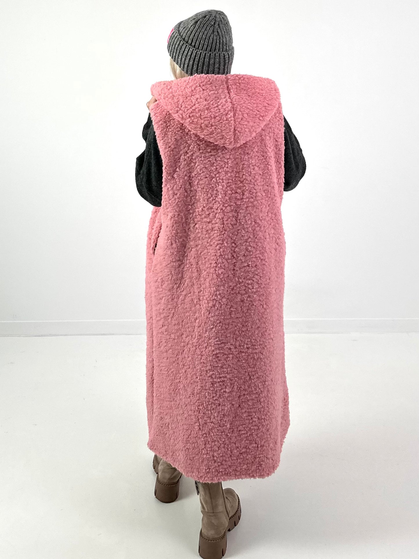 Long vest model "Leo Layers" - pink