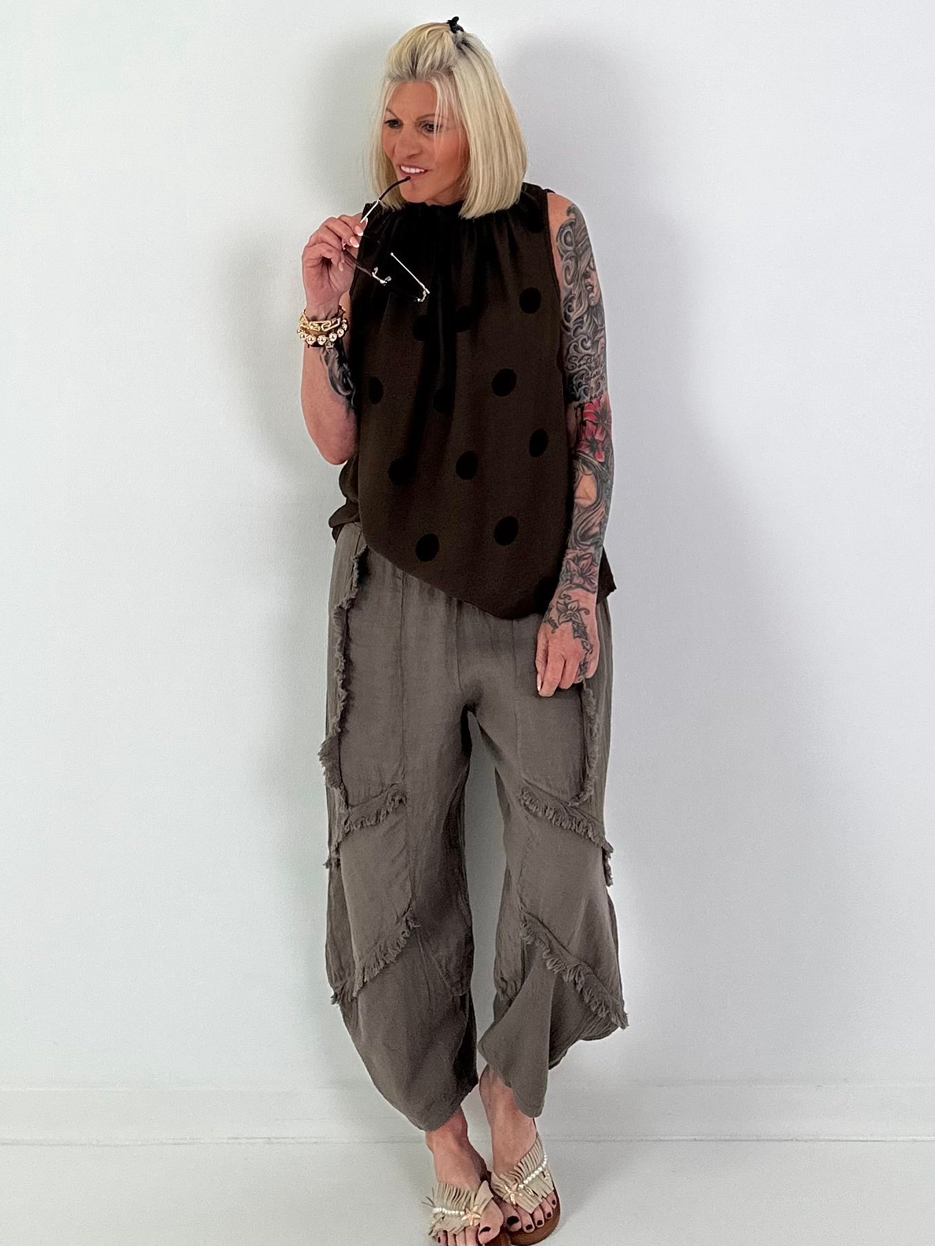 Polka dot top with ruffled collar - chocolate dark brown