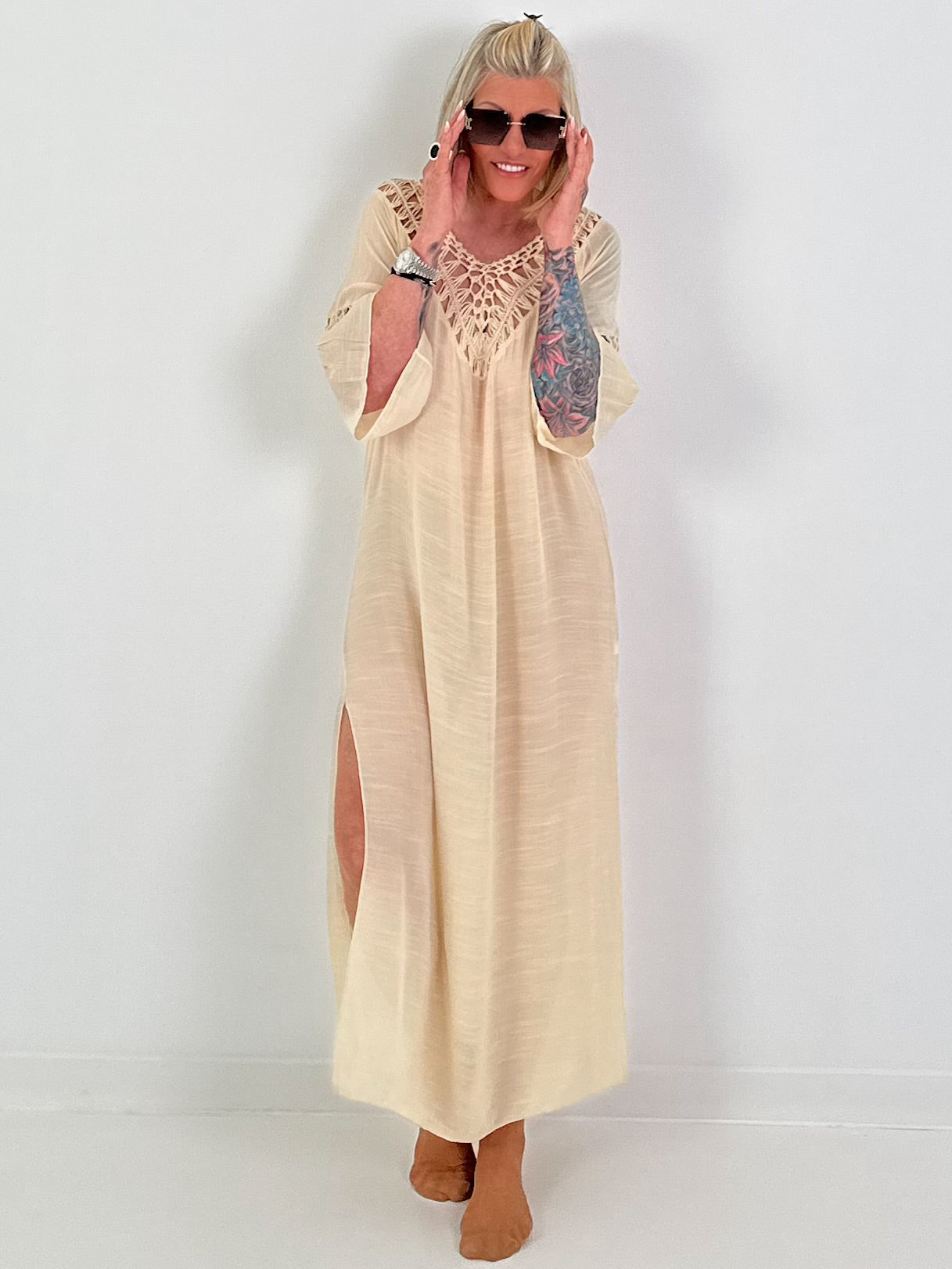 Ibiza Kleid mit Häkeleinsätzen - beige