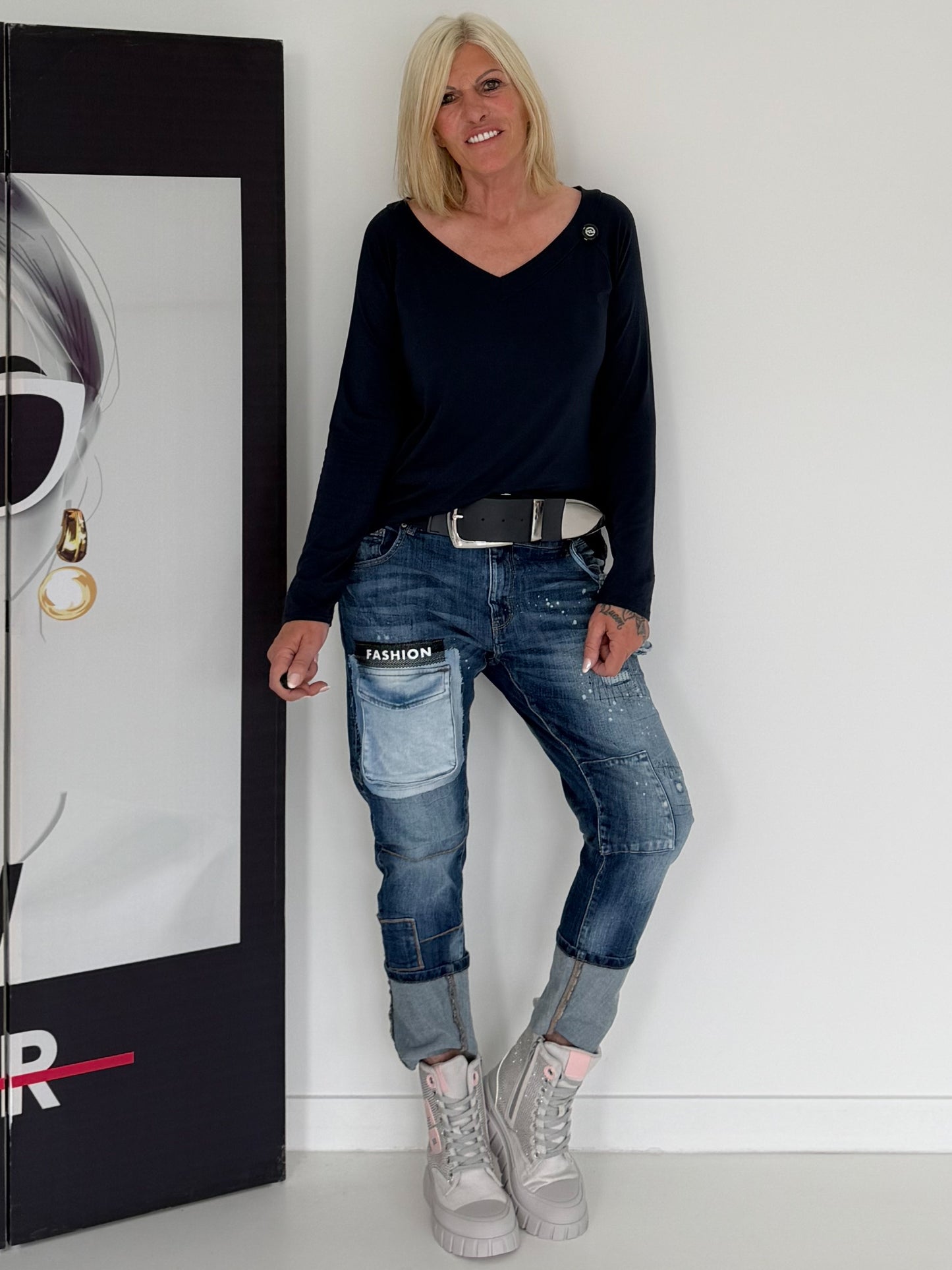 Basic Shirt mit V-Ausschnitt - marine