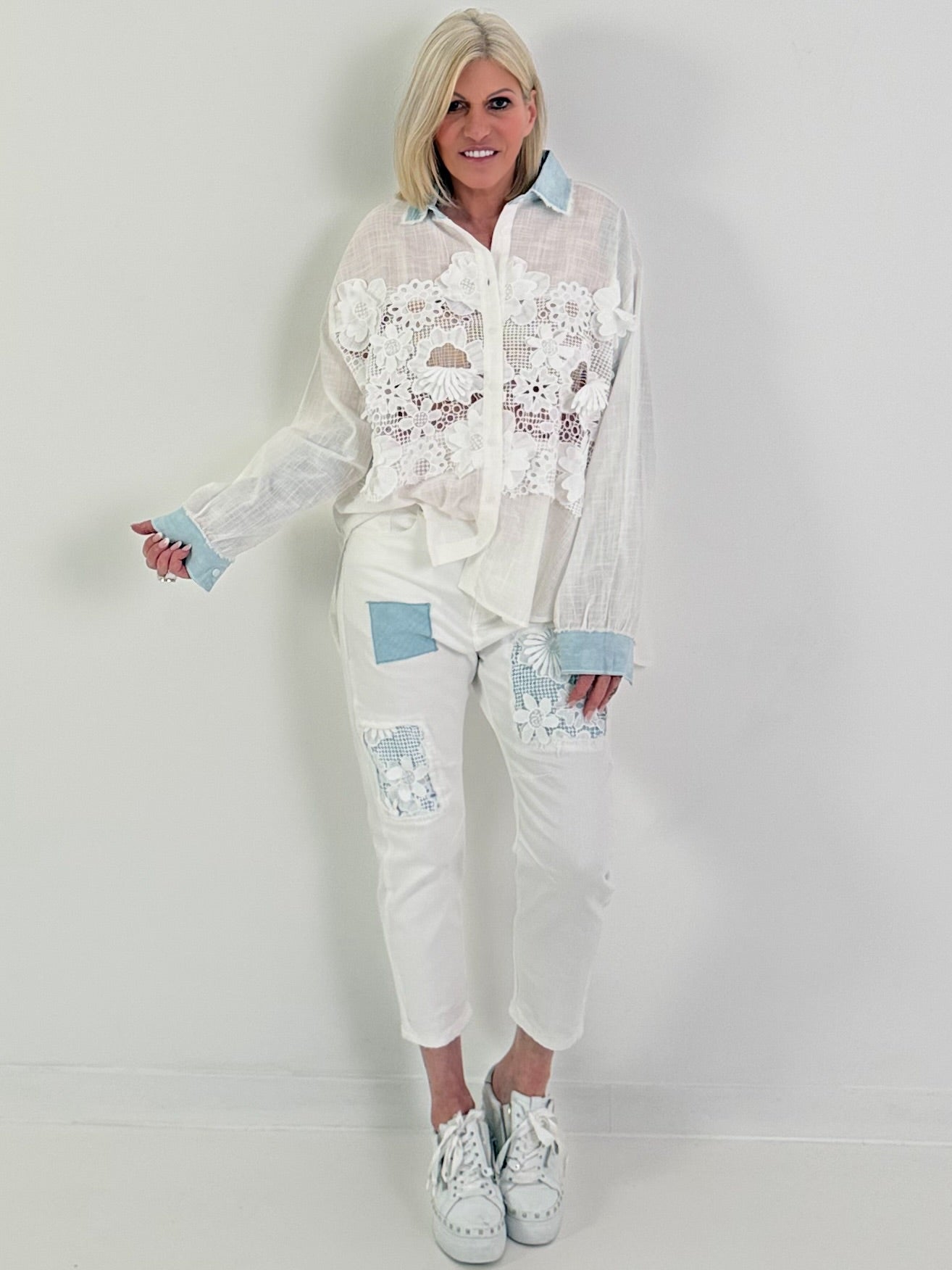 Oversized Bluse mit Häkeleinsätzen - weiss