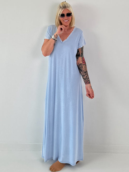 Maxi Kleid mit fransigen Abschlüssen - hellblau