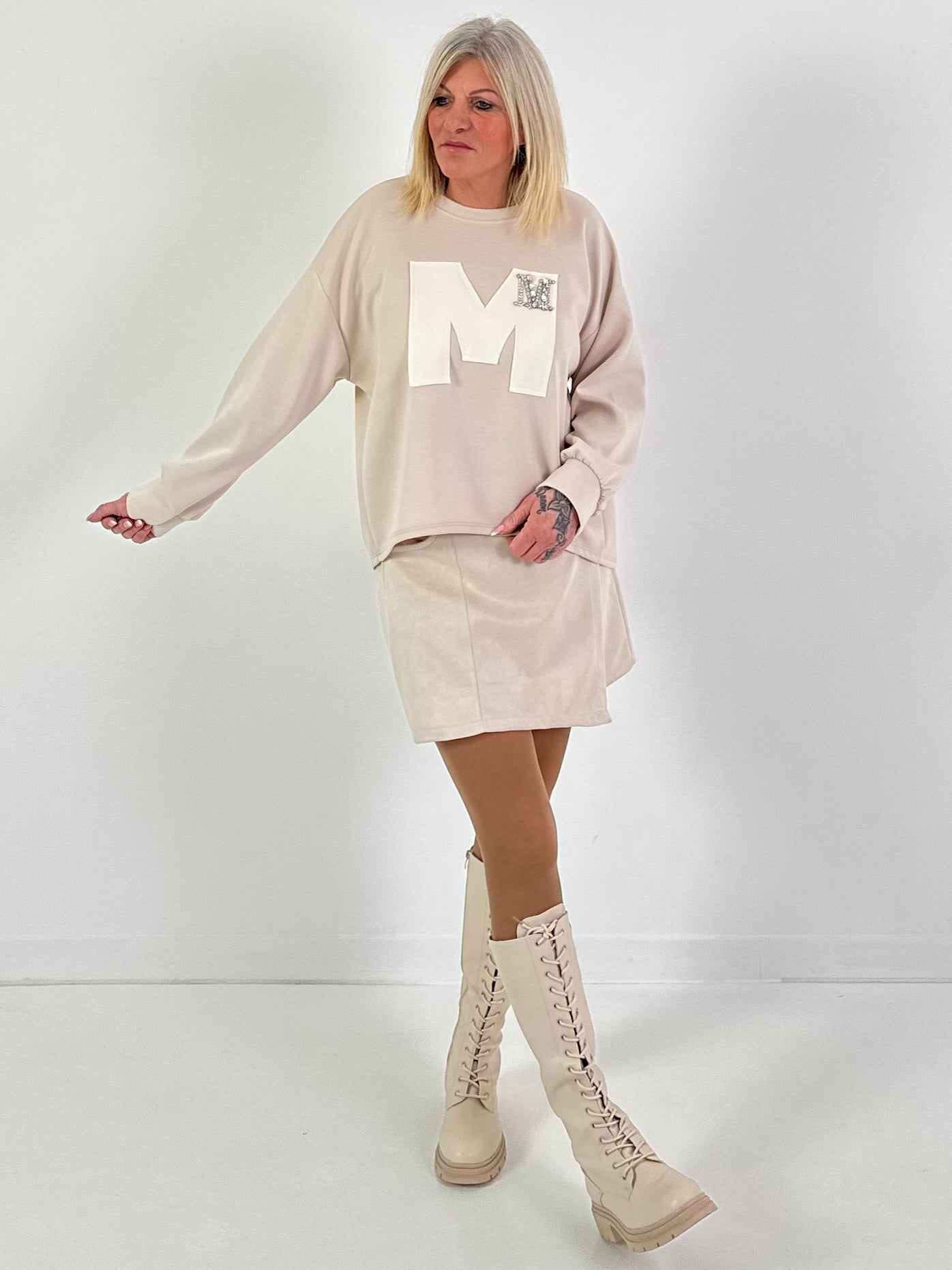 Sweatshirt model "Edition M" - beige