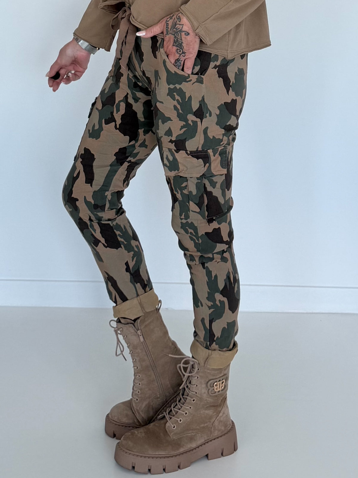 Cargo Hose mit Camouflage-Print - camel-oliv-mehrfarbig