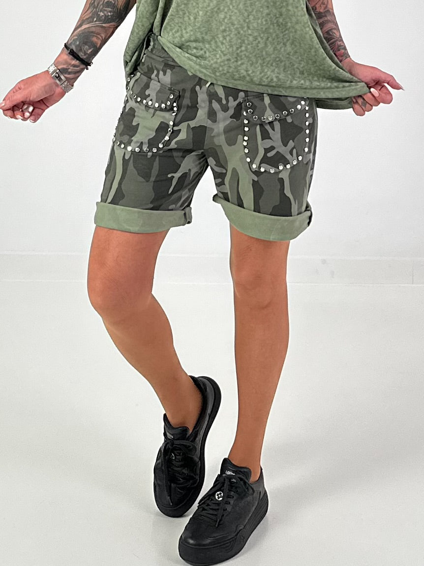 Sweat Short Camouflage mit Nieten - khaki-mehrfarbig