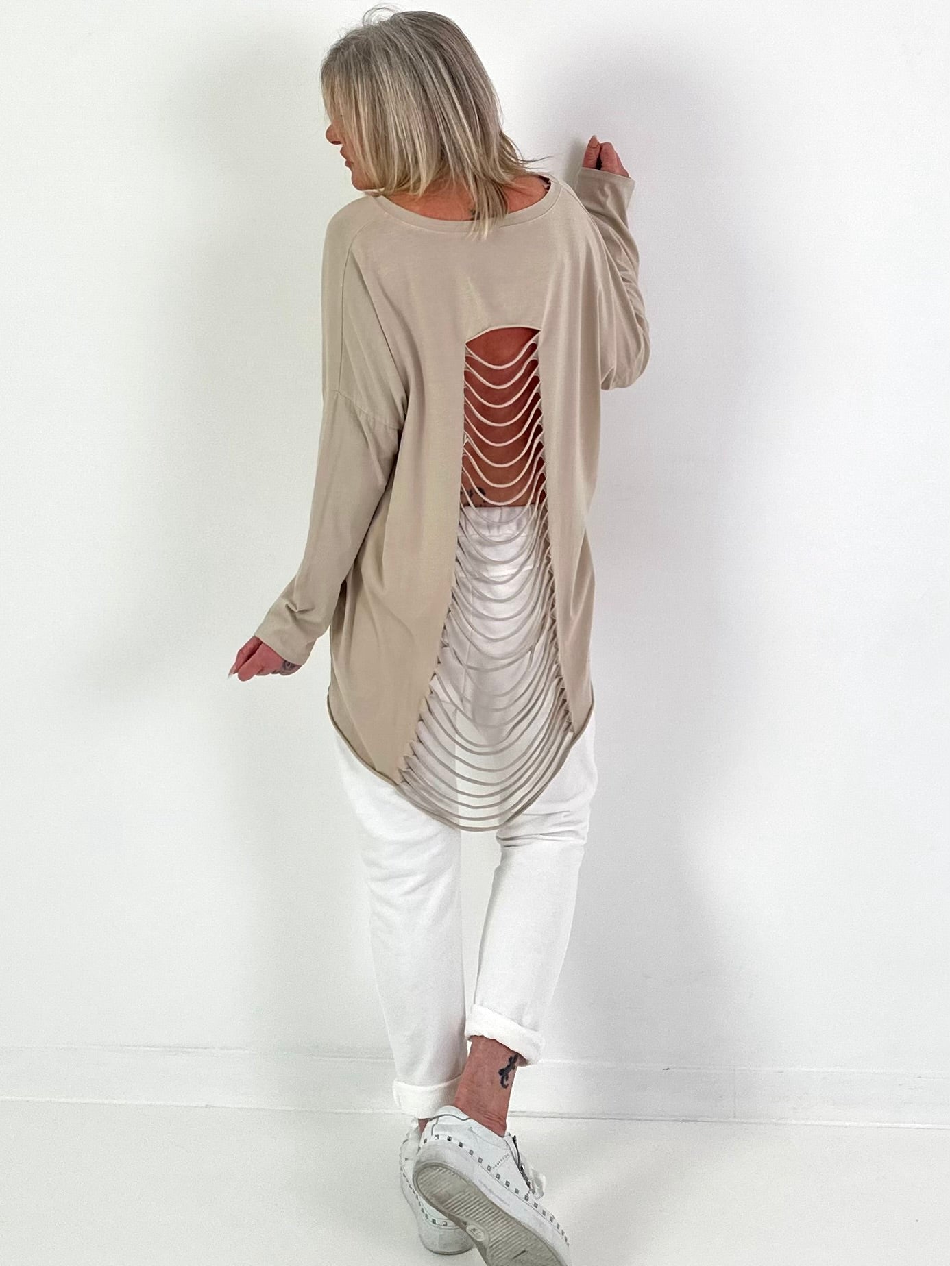 Shirt mit Rückenausschnitt - beige