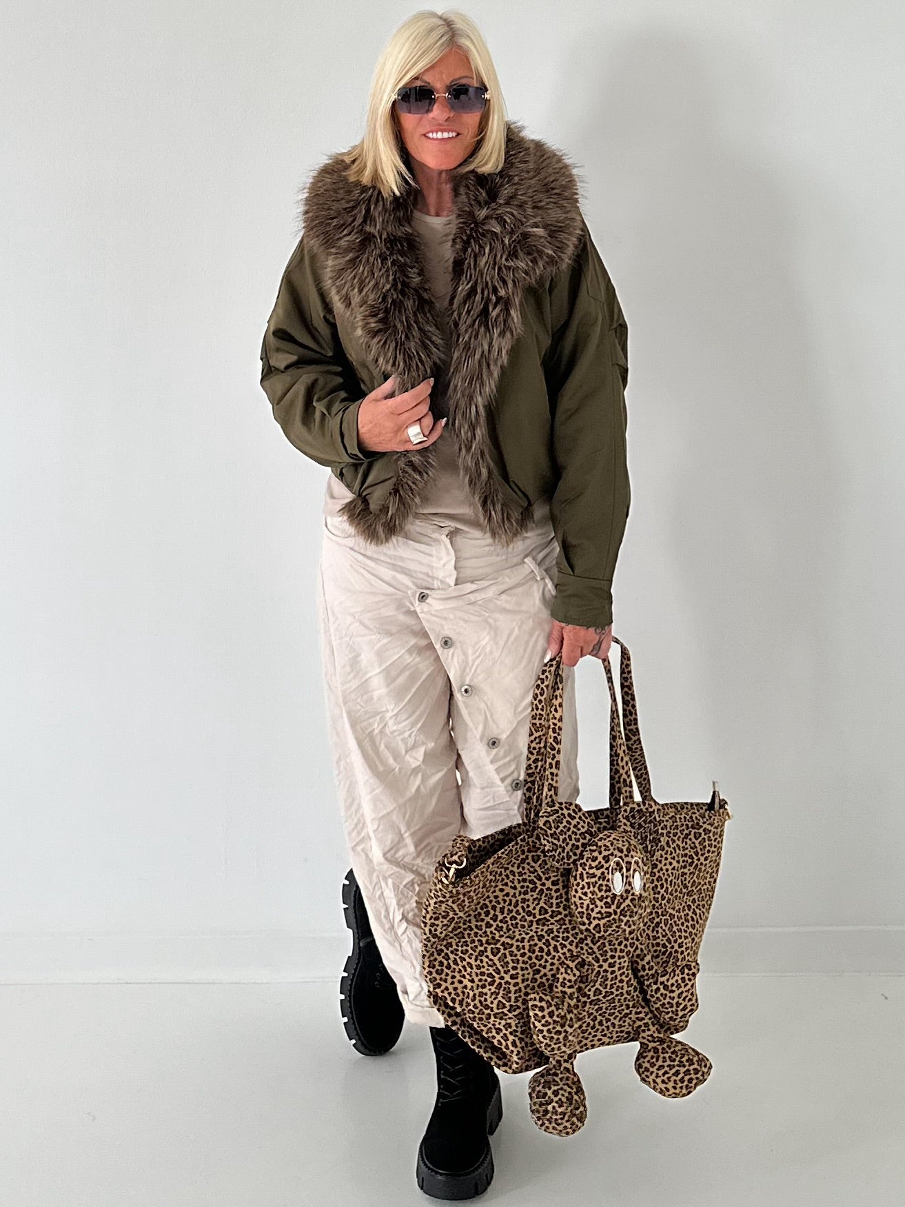 Jacke mit Fellkragen - oliv