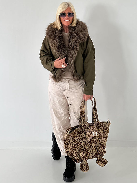 Jacke mit Fellkragen - oliv