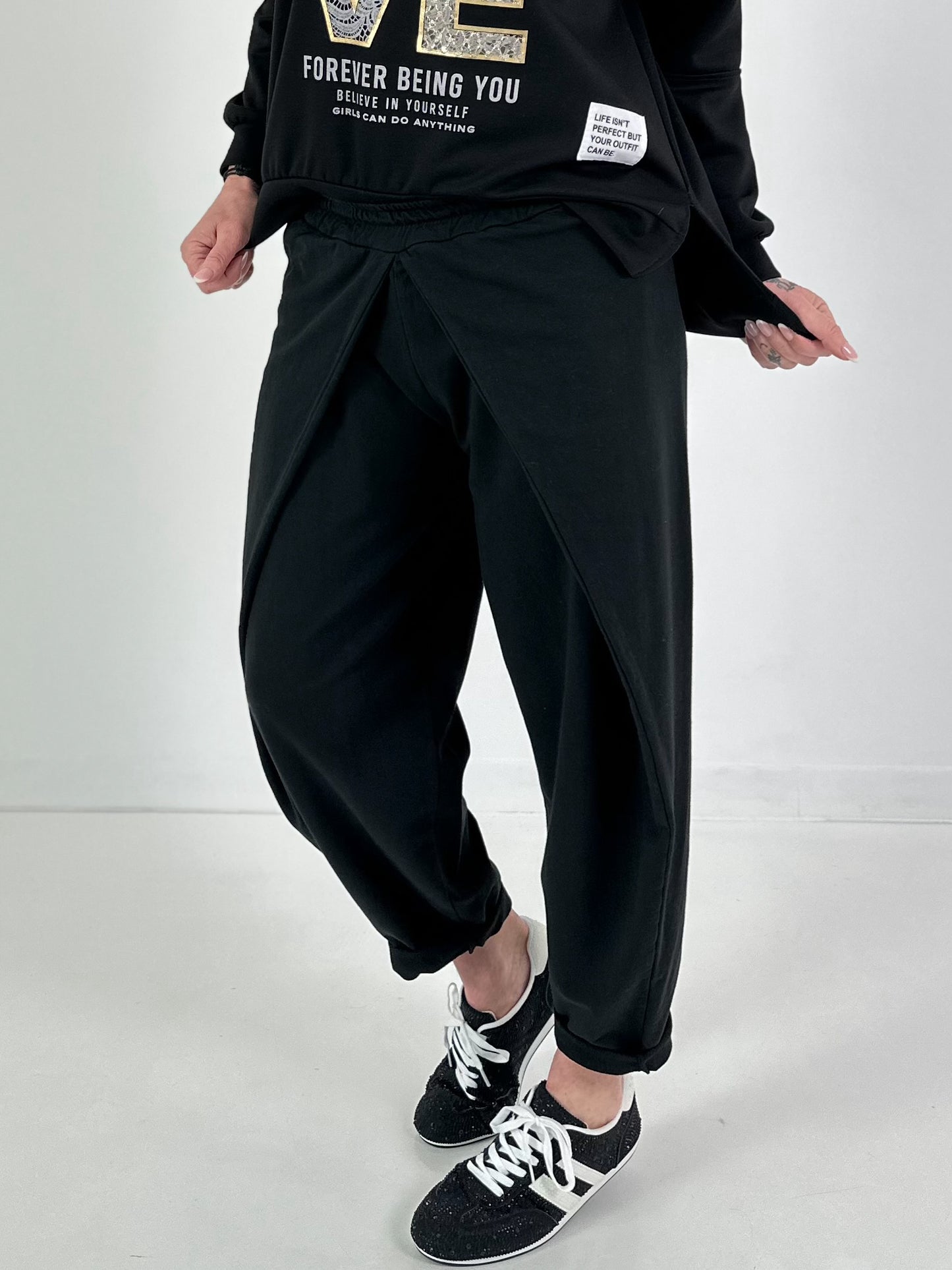 Casual broek met een wikkelmodel - zwart