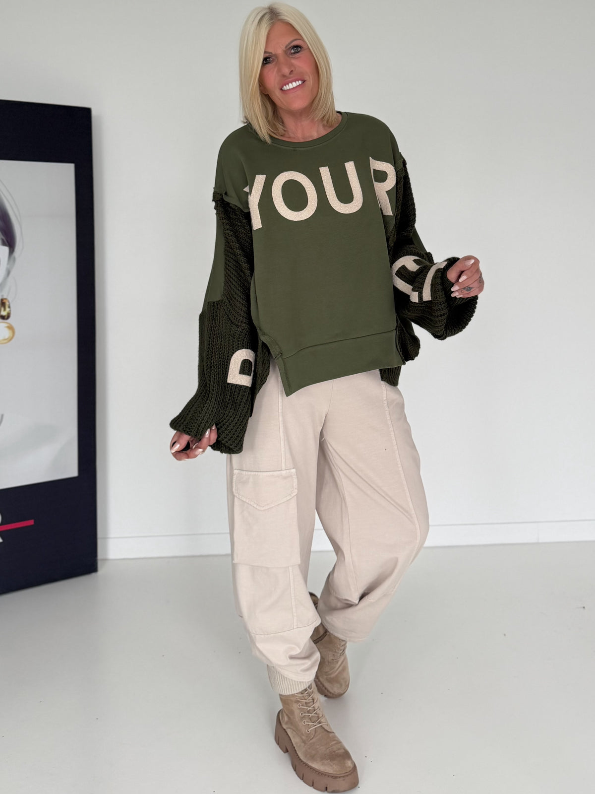 Sweater mit Strickeinsätzen - oliv