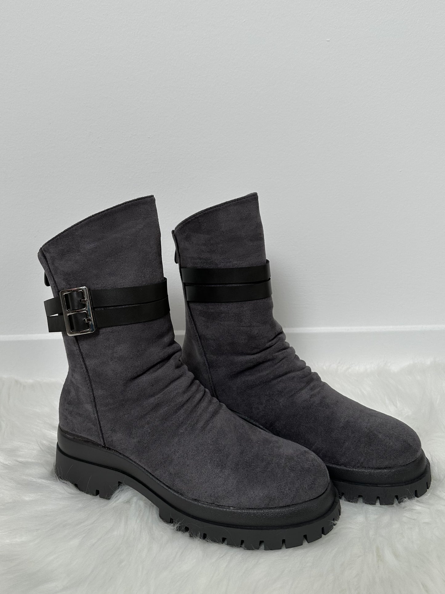 Bootie model "Buckle" - anthracite