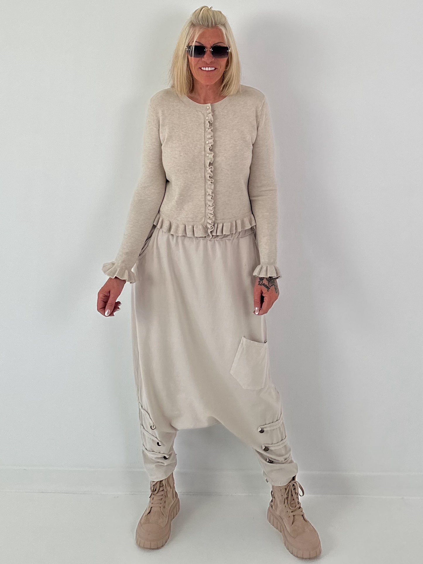 Gebreid vest met ruches - beige