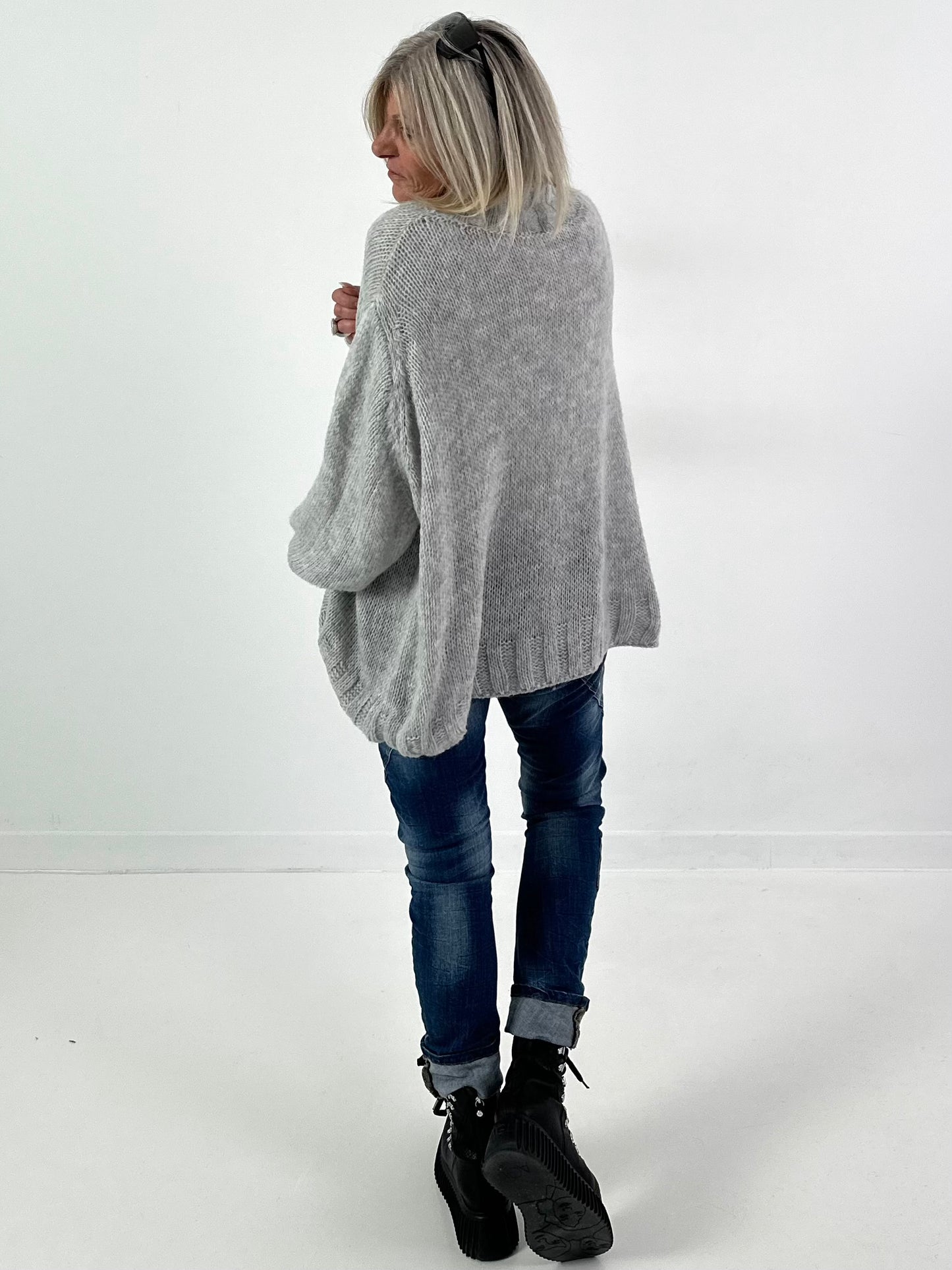 Oversized sweater model "Snuggle Arctic" - light gray