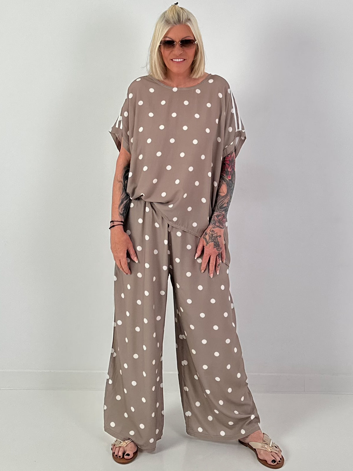 Zweiteiler mit Allover Punkten - taupe-weiss