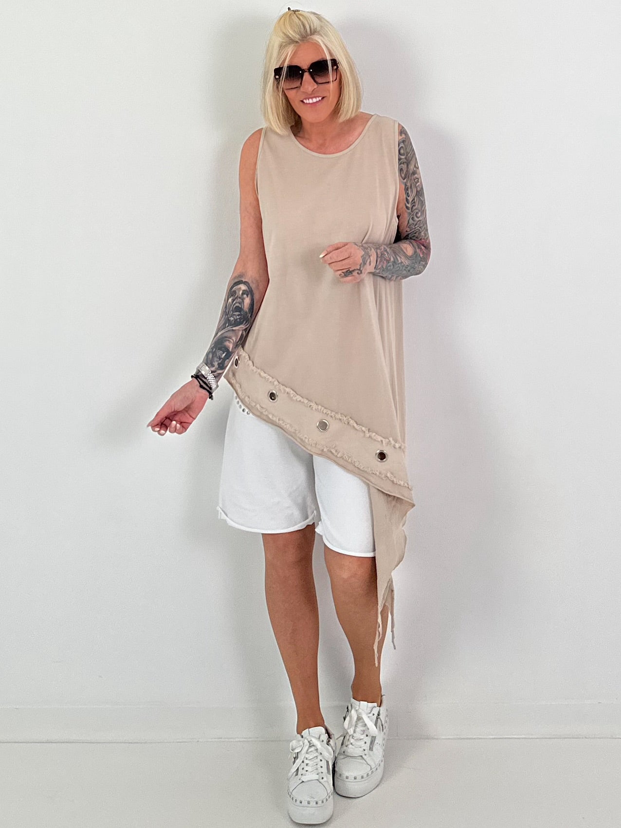 Sweat Short mit Nieten - weiss