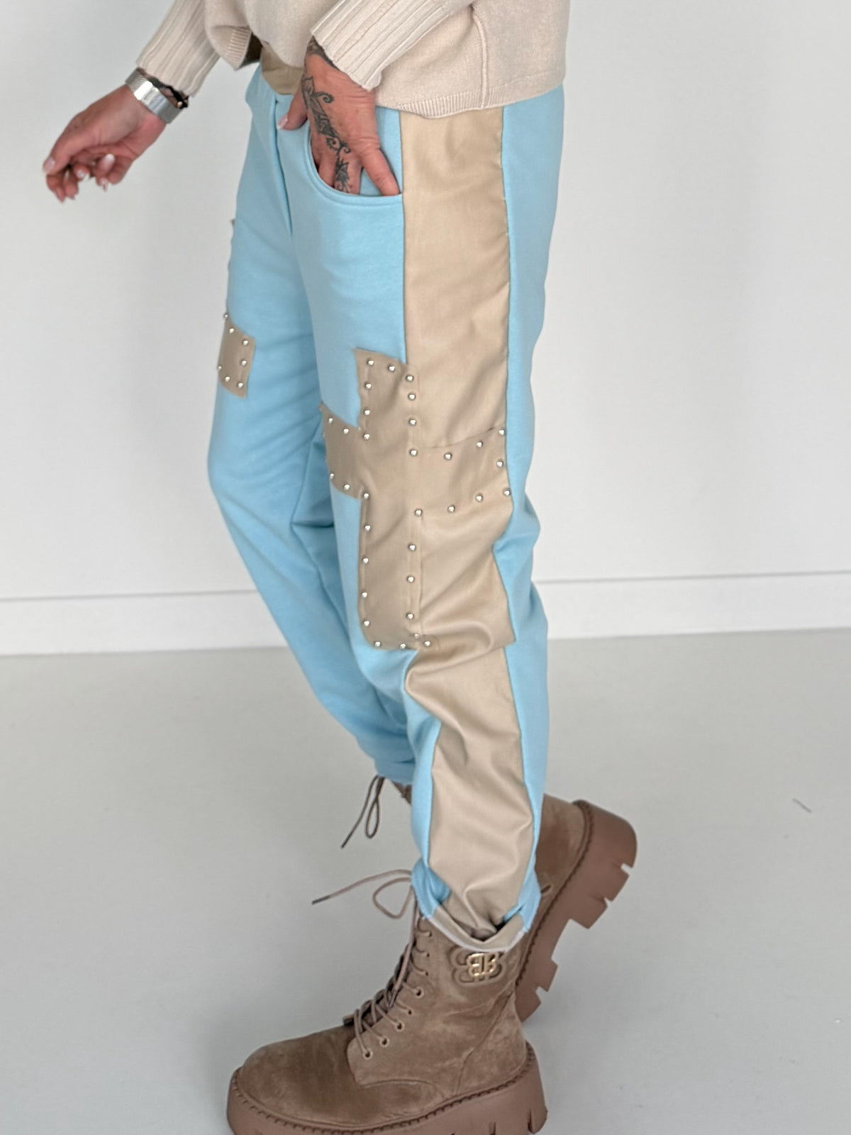 Sweathose im Materialmix - hellblau -beige