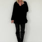 Oversized Sweater mit V-Neck und Inside-Out-Nähten - schwarz ( lieferbar ab ca. 16.10.26)