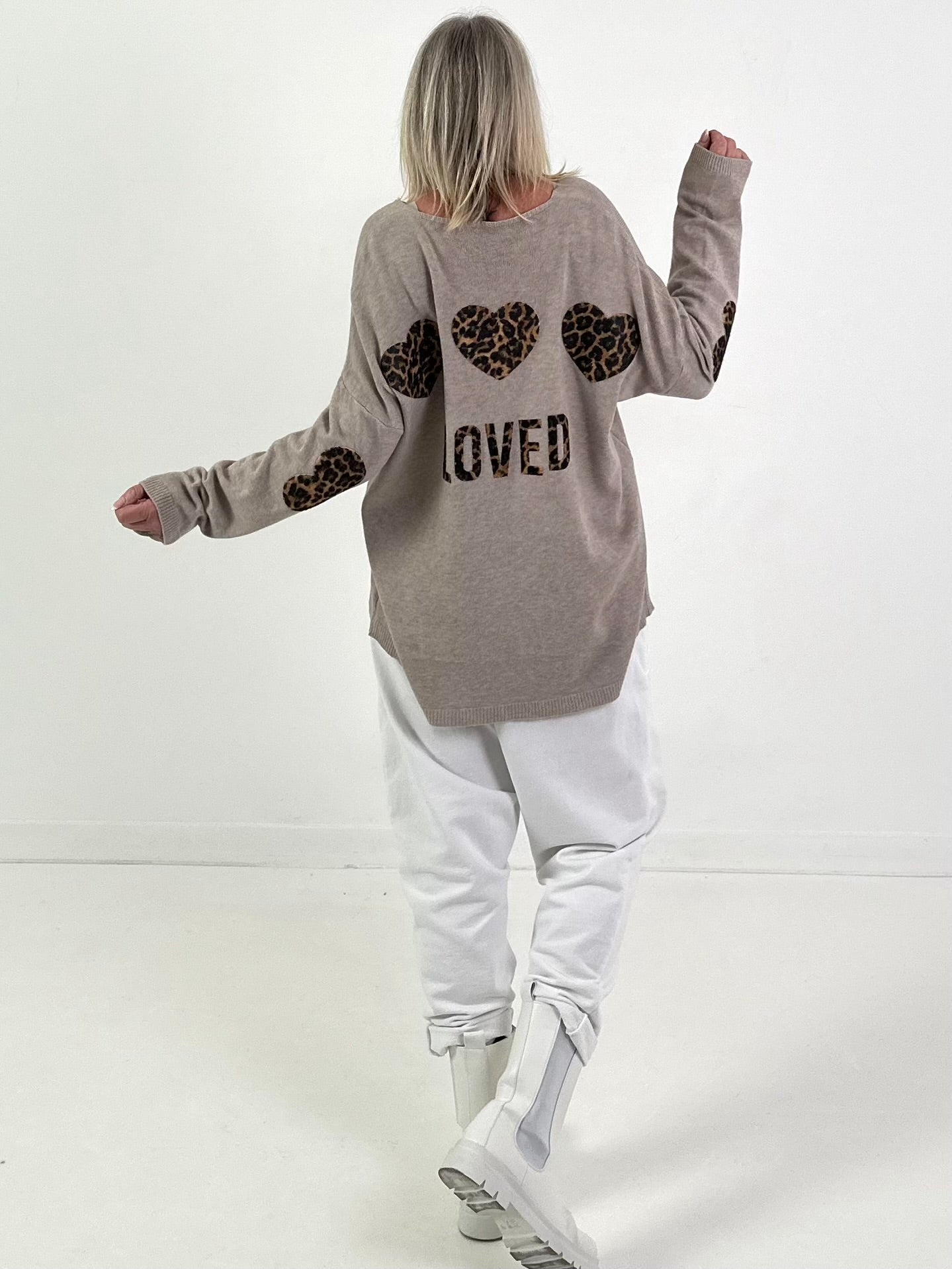 Strickpullover Modell "Loved Edition" - beige ( lieferbar ab ca. 09.12.25)