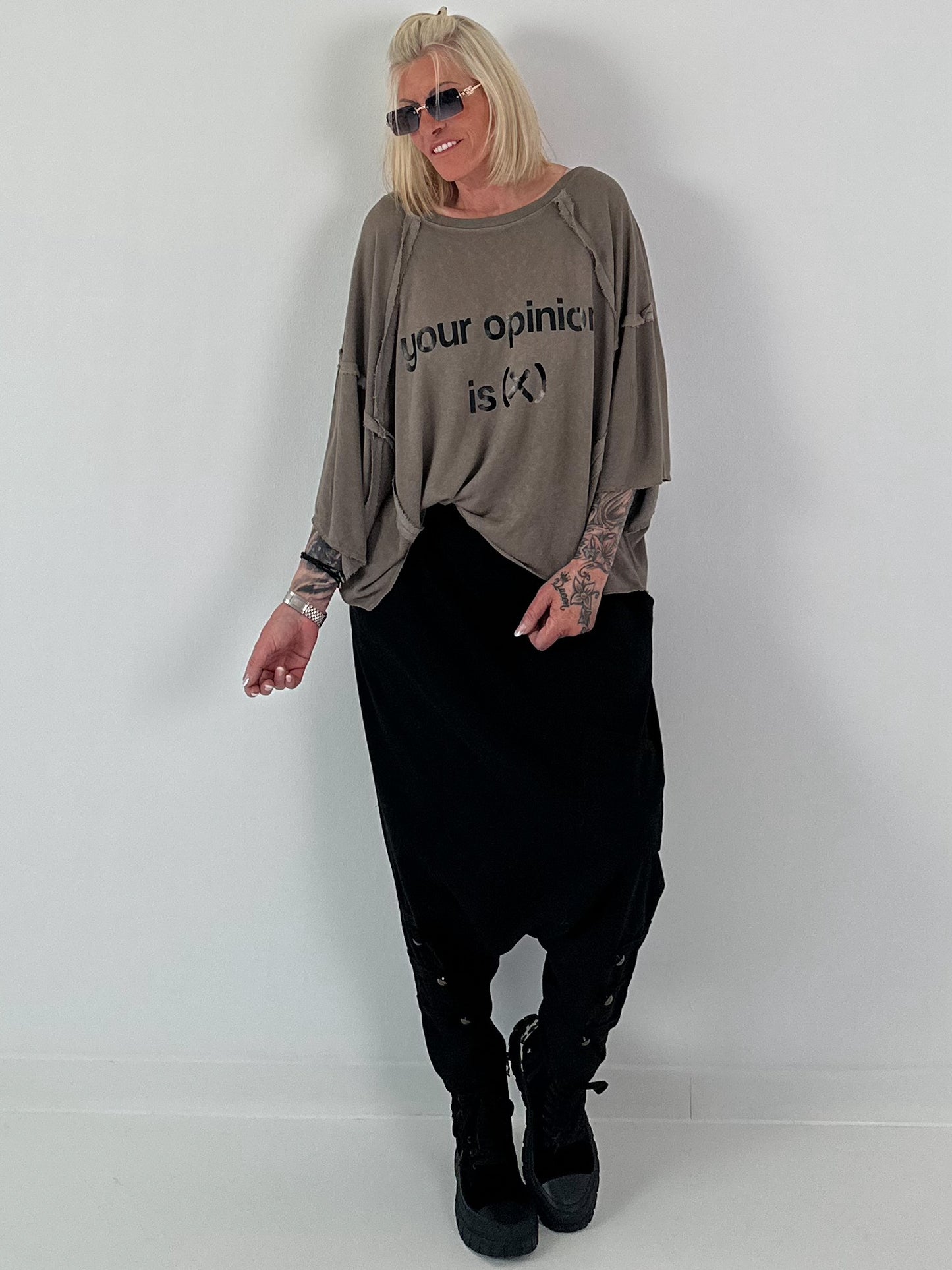 Oversized Strick Shirt mit Statement Print - taupe