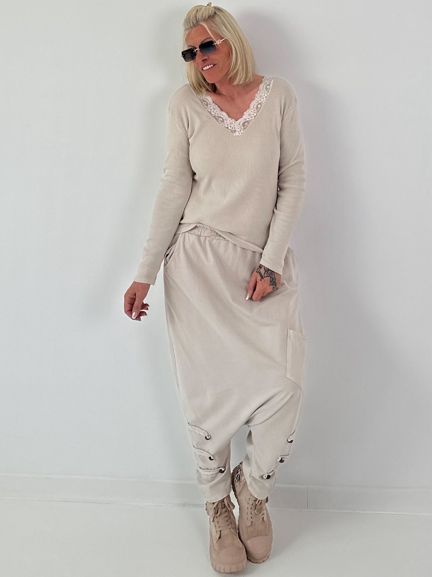 Haremhose mit Knopfdetails - weiss