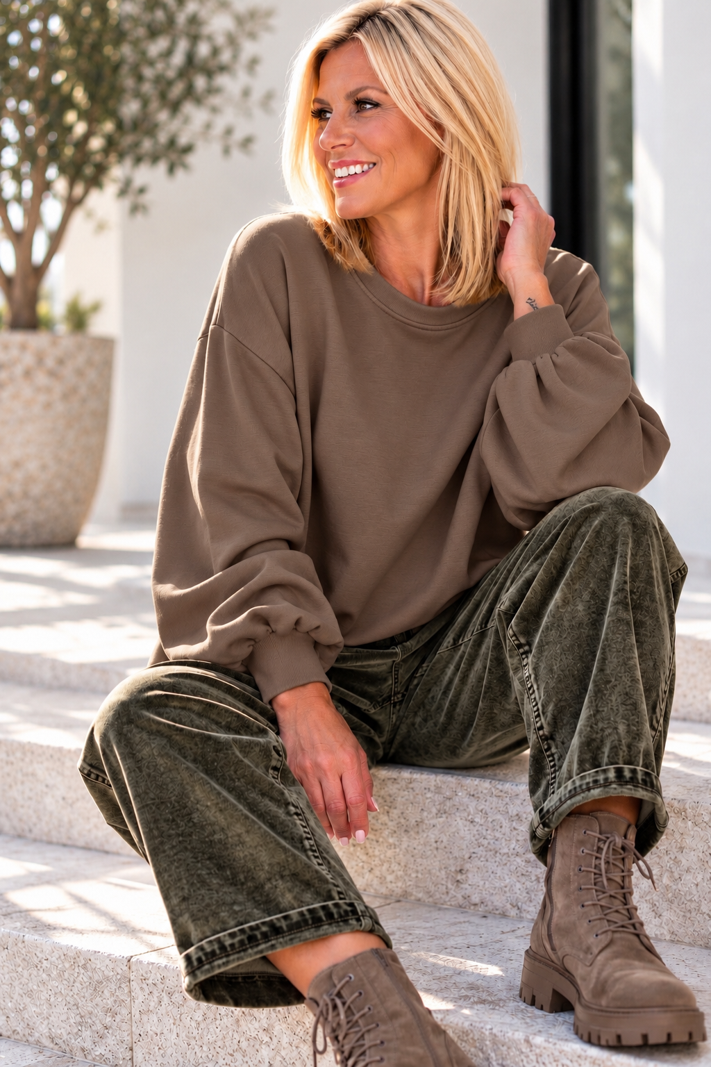 Balloon sweater with ruched sleeves - taupe