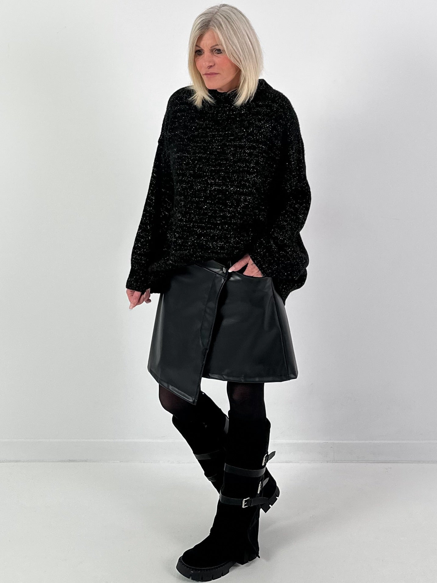 Sweater model "Shine Bright" - black