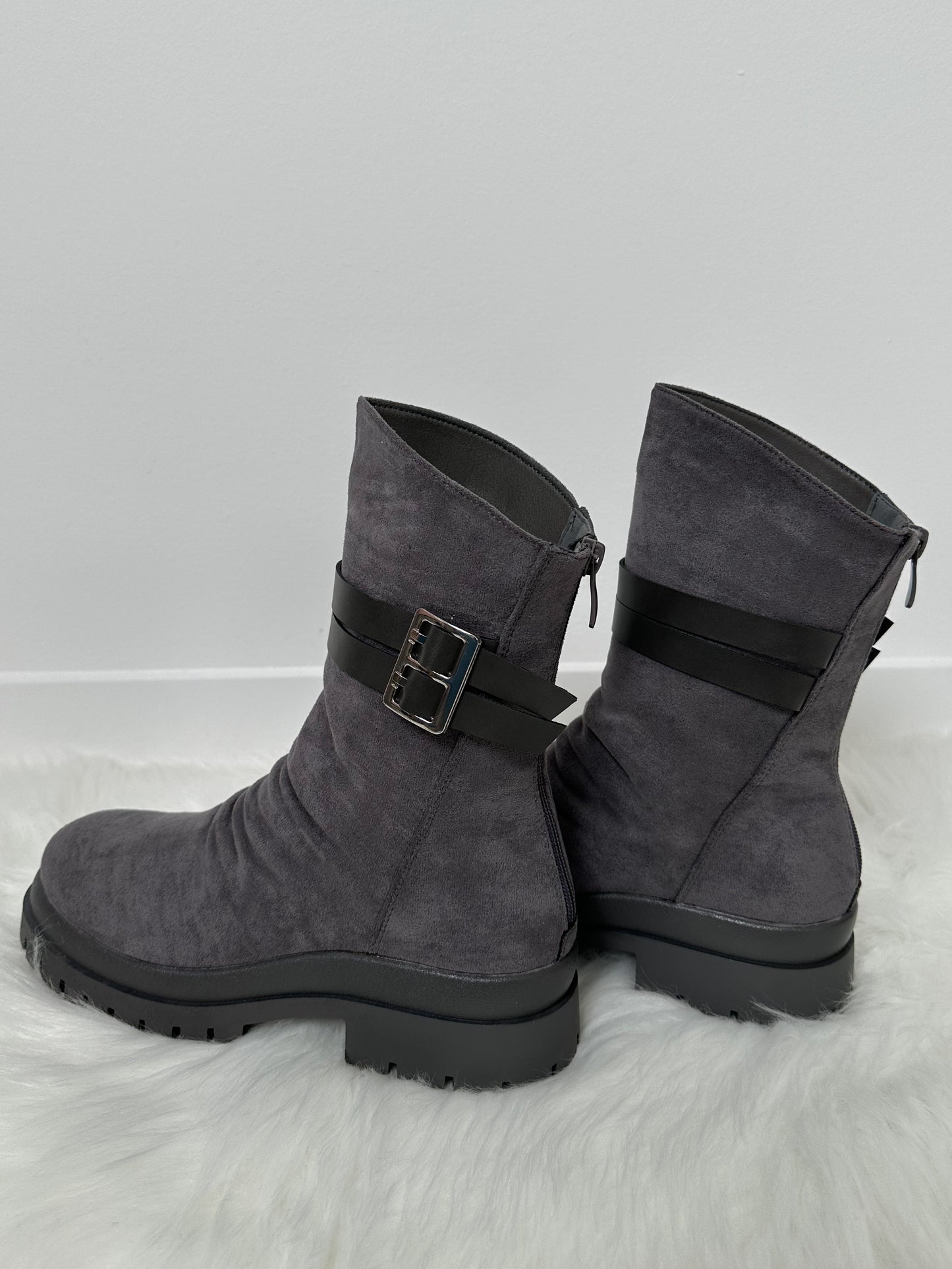 Bootie model "Buckle" - anthracite
