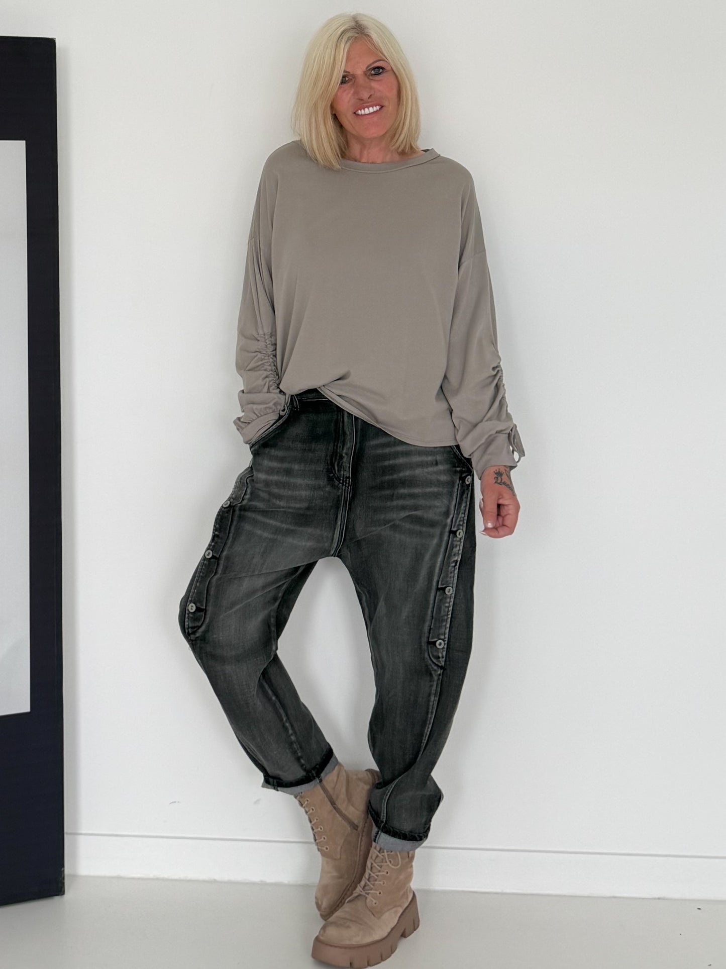 Shirt mit gerafftem Arm - taupe