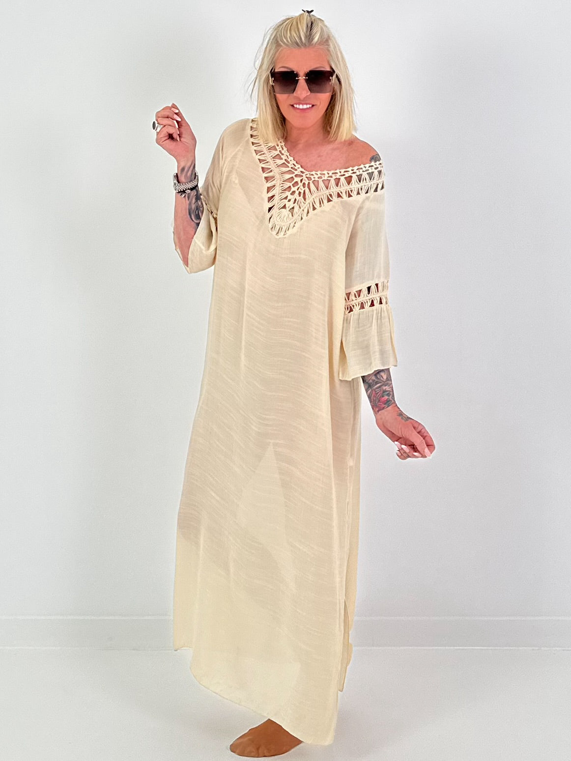 Ibiza Kleid mit Häkeleinsätzen - beige