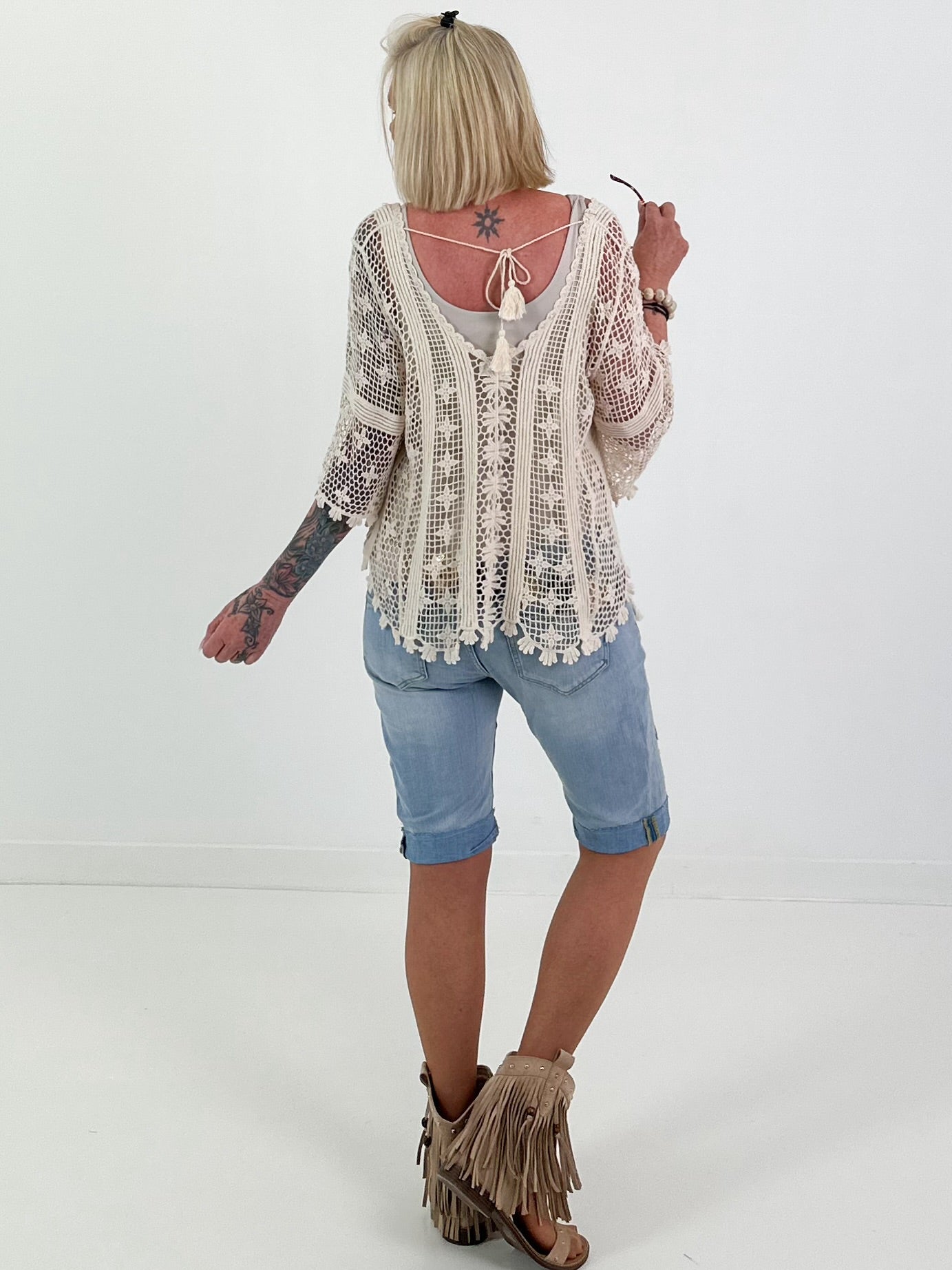 Häkelpulli mit Bindeband am Rücken - beige