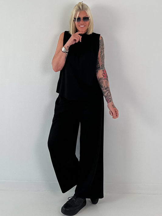 Two-piece set with bow detail - black