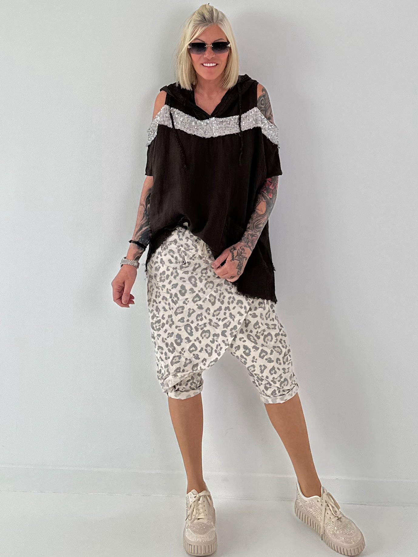 Leinen Shirt mit Pailletten und Cold Shoulder - schoko