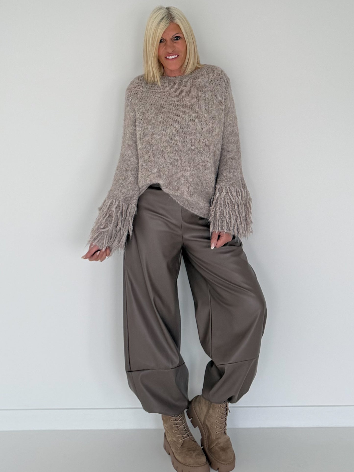 Vegane Lederhose 2 Looks - taupe