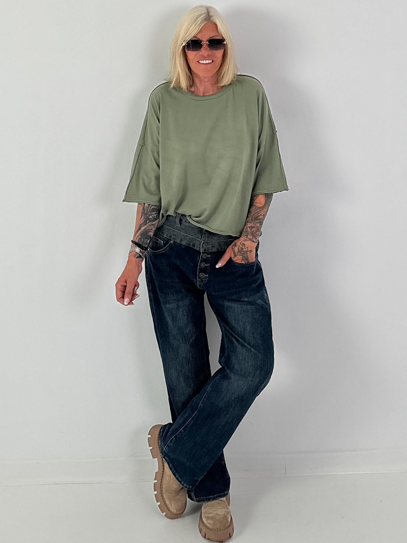 Shirt with half sleeves and stylish outer seams - khaki