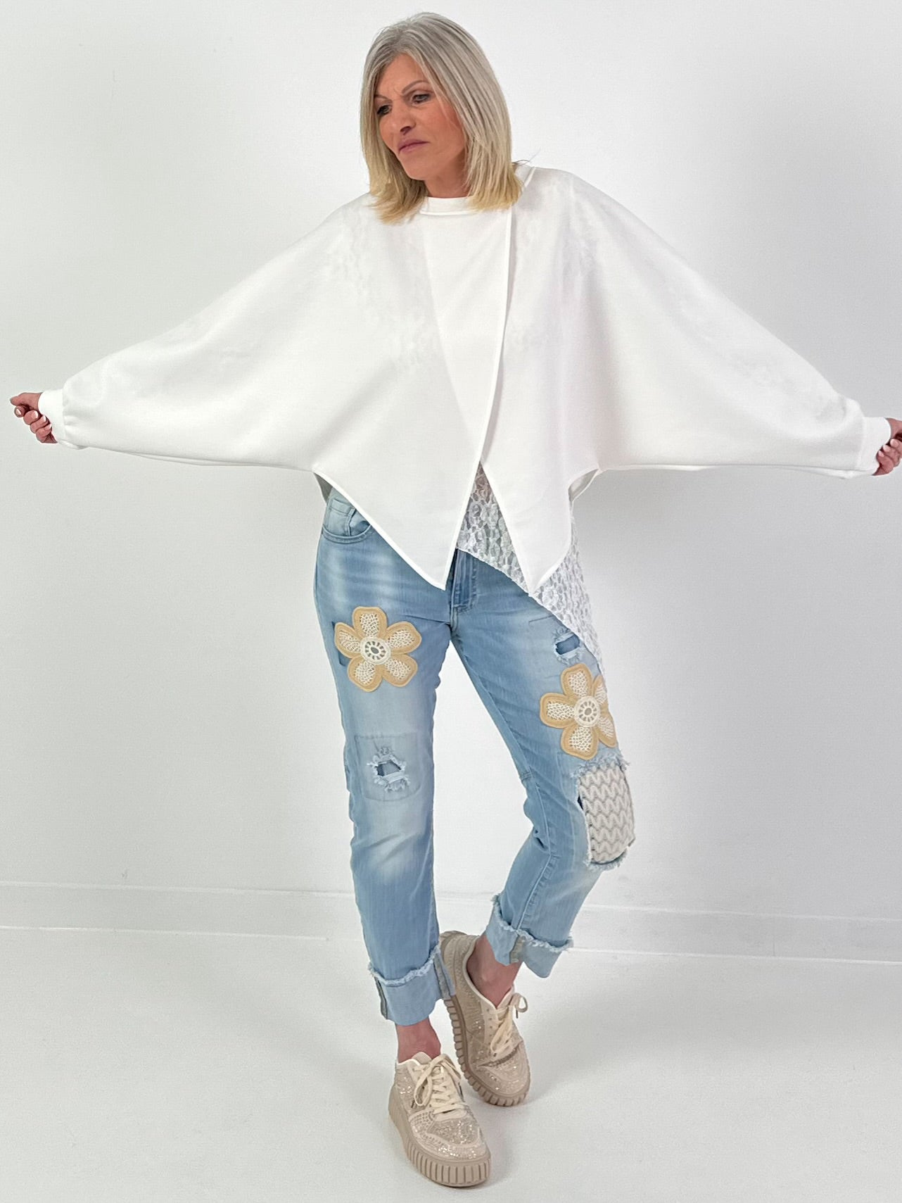 Oversized Sweater überlappend - weiss