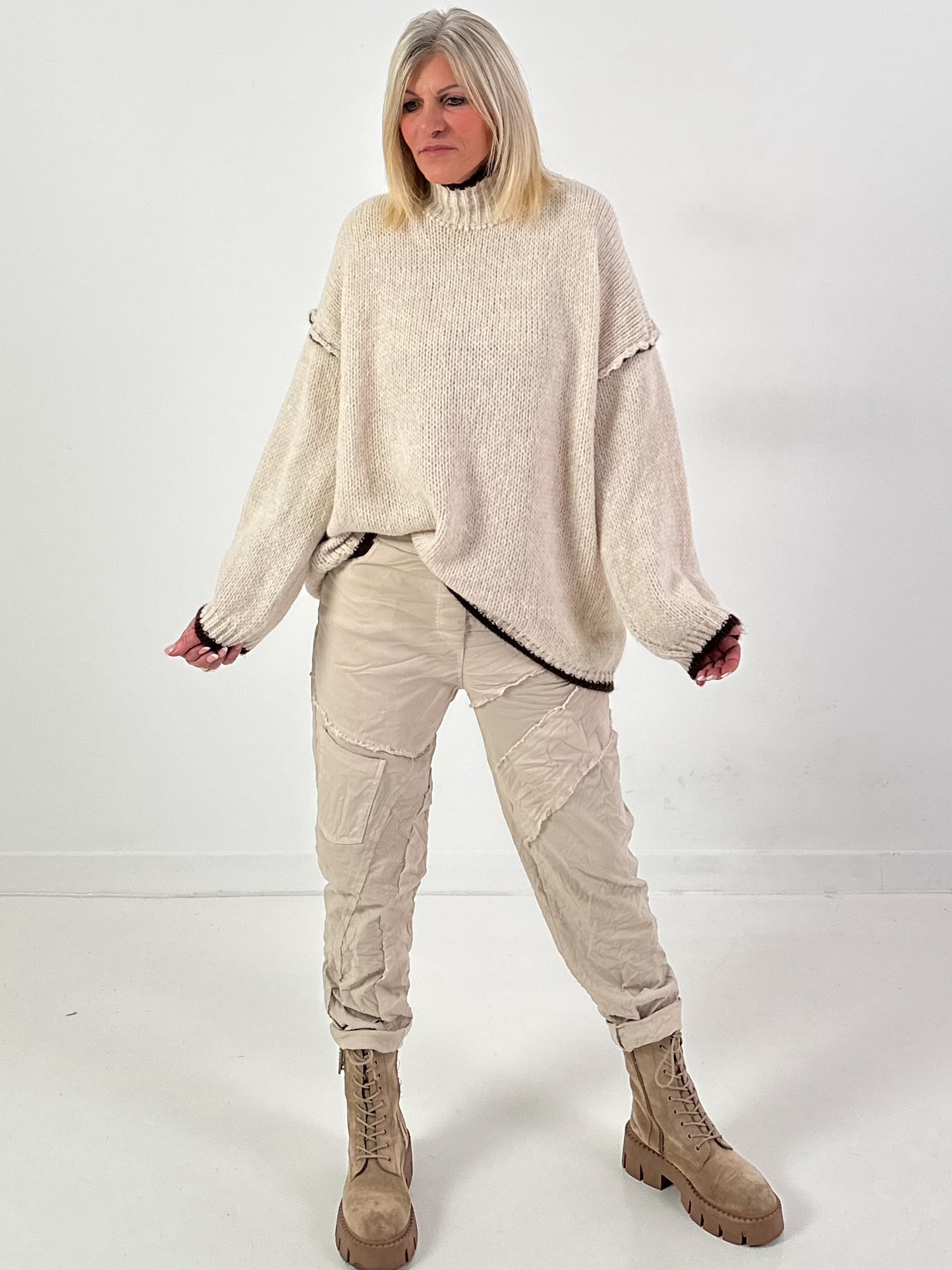 Hose Modell "Rough Flow" - beige ( lieferbar ab ca. 08.12.25)