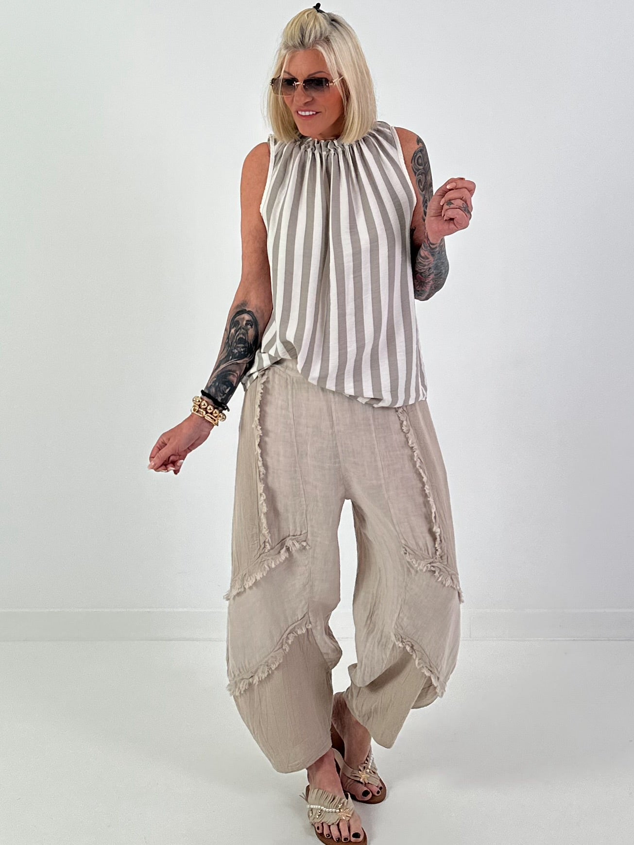 Streifen Top mit Rüschenkragen - taupe-beige